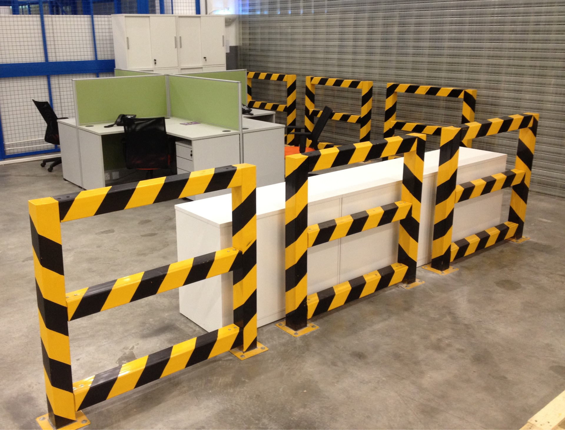 安全防撞護欄(Safety Barrier)能保護工作環境及人員安全