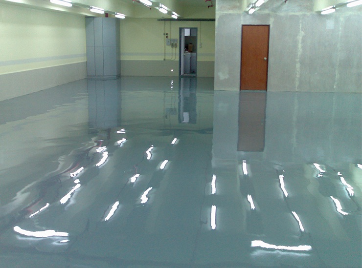High-quality floor epoxy has strong adhesion, preventing peeling or cracking.